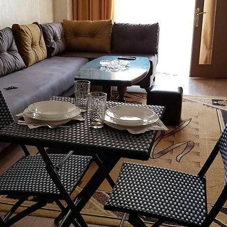 באטומי Nino Apartment On Pirosmani מראה חיצוני תמונה