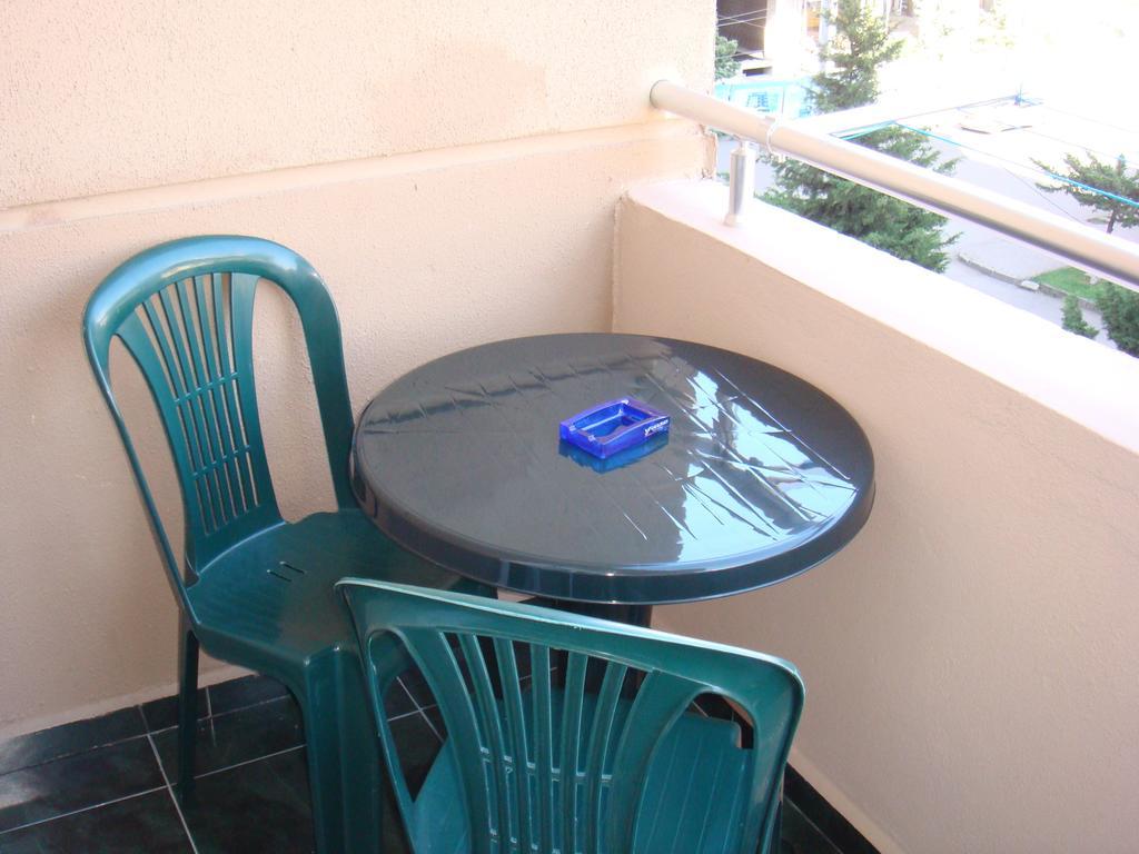 באטומי Nino Apartment On Pirosmani חדר תמונה